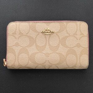 Coach Signature Zip Wallet